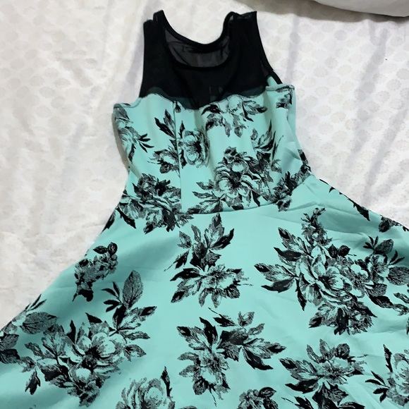 Dress size 3 - Picture 5 of 6